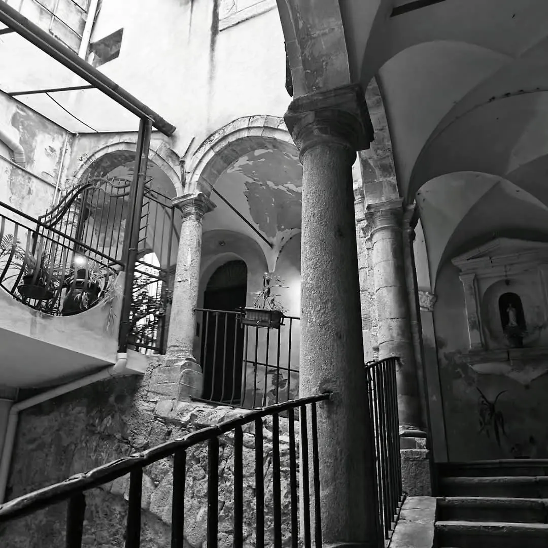 Hotel Palazzo Aprile à Caltagirone Maison d'hôtes