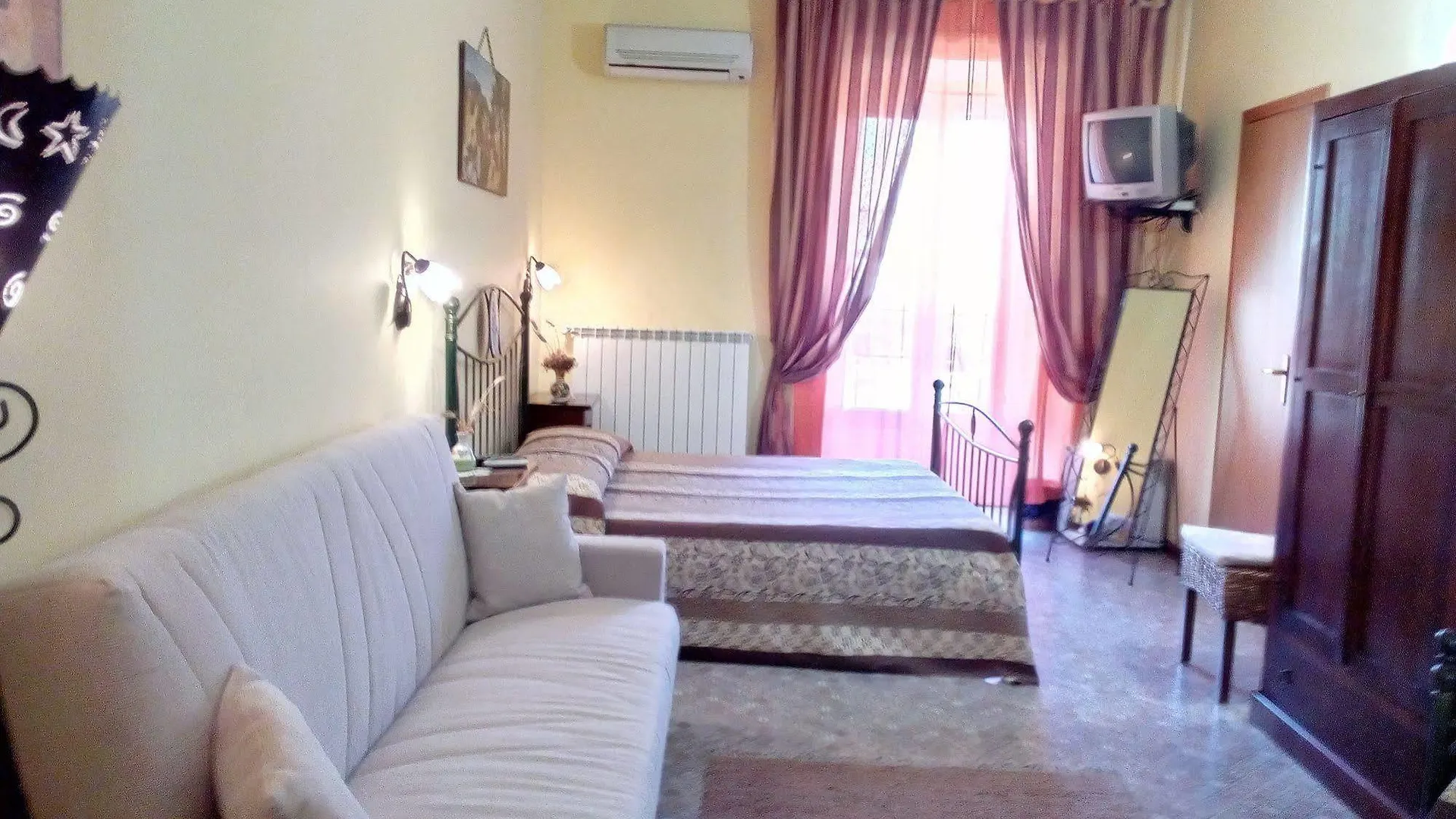 Hotel Palazzo Aprile à Caltagirone Maison d'hôtes